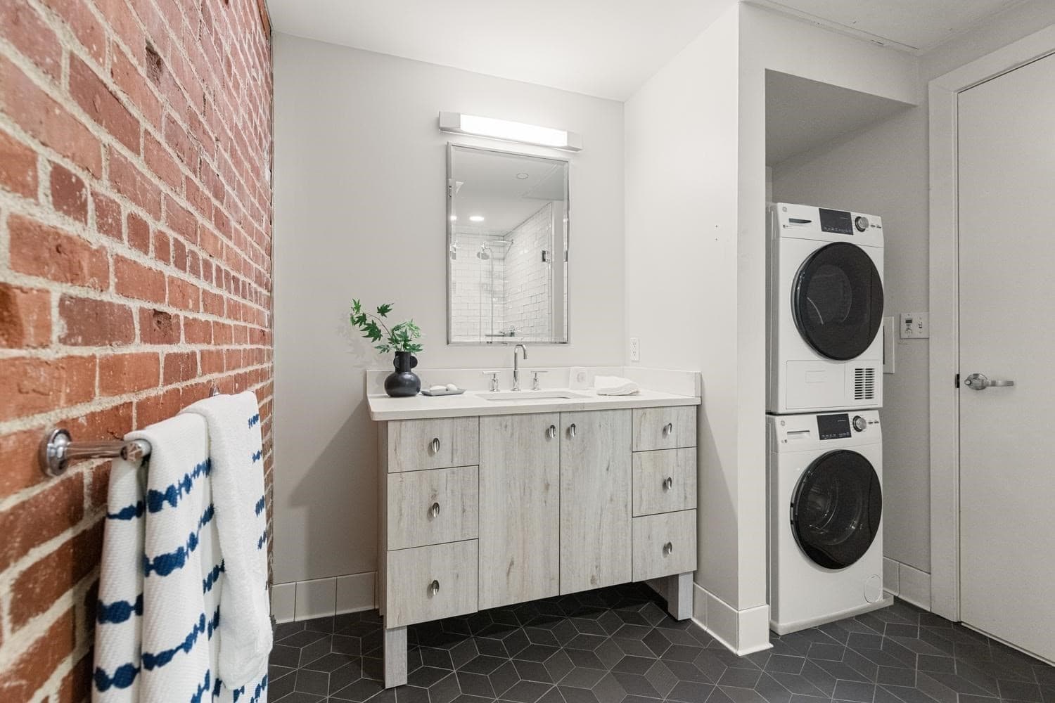 Condominium at 63 Melcher St. # 301, Boston MA 02210, photo 14 of 18