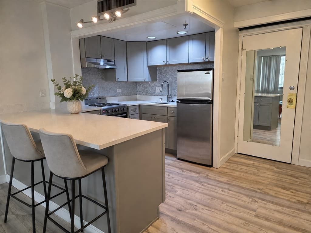 70 Southbridge St # 811, Worcester MA 01608