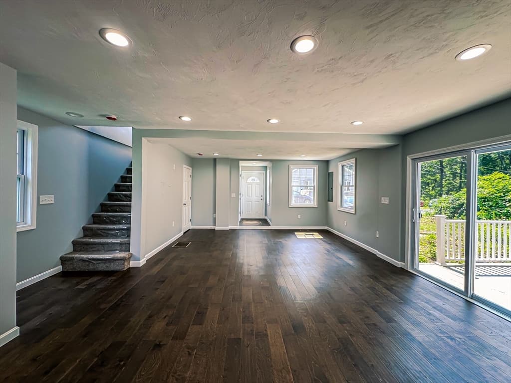Single Family Residence at 14 Hillside Rd, Northborough MA 01532, Northborough, photo 7 of 13