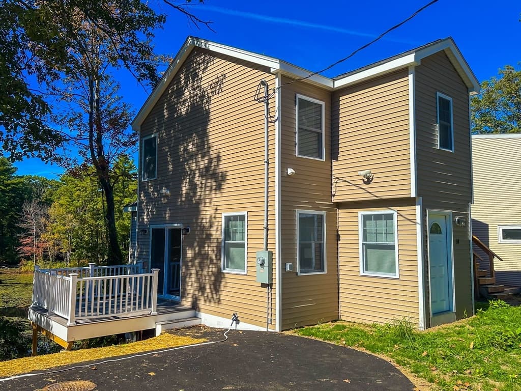 14 Hillside Rd, Northborough MA 01532