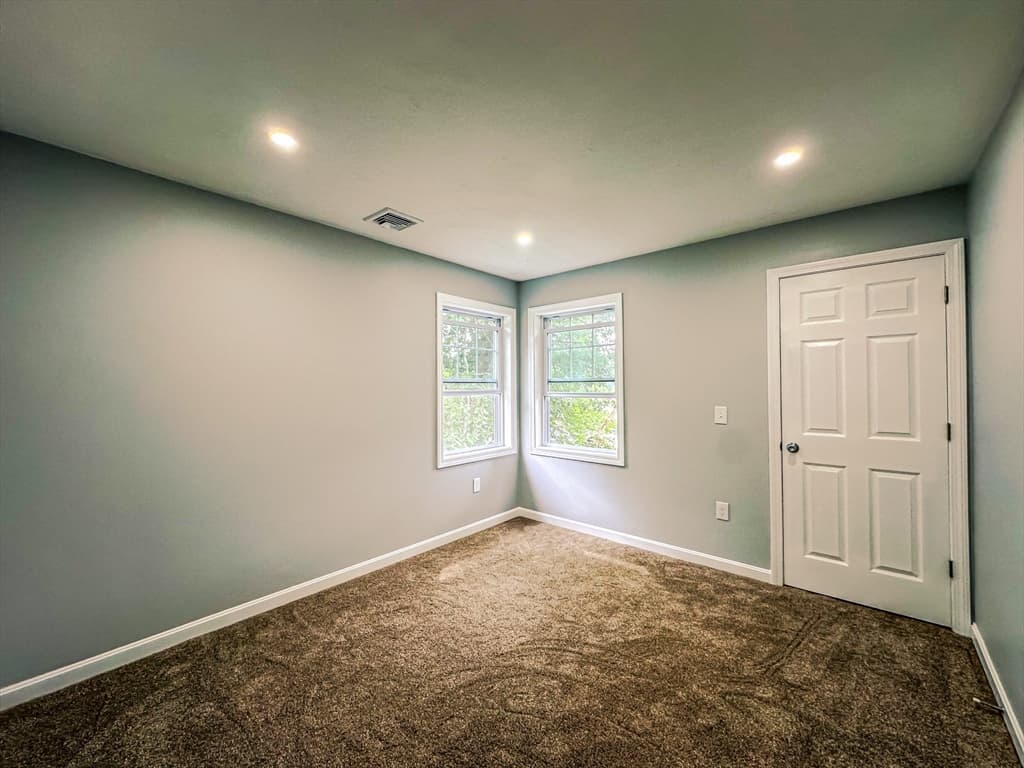 Single Family Residence at 14 Hillside Rd, Northborough MA 01532, Northborough, photo 5 of 13