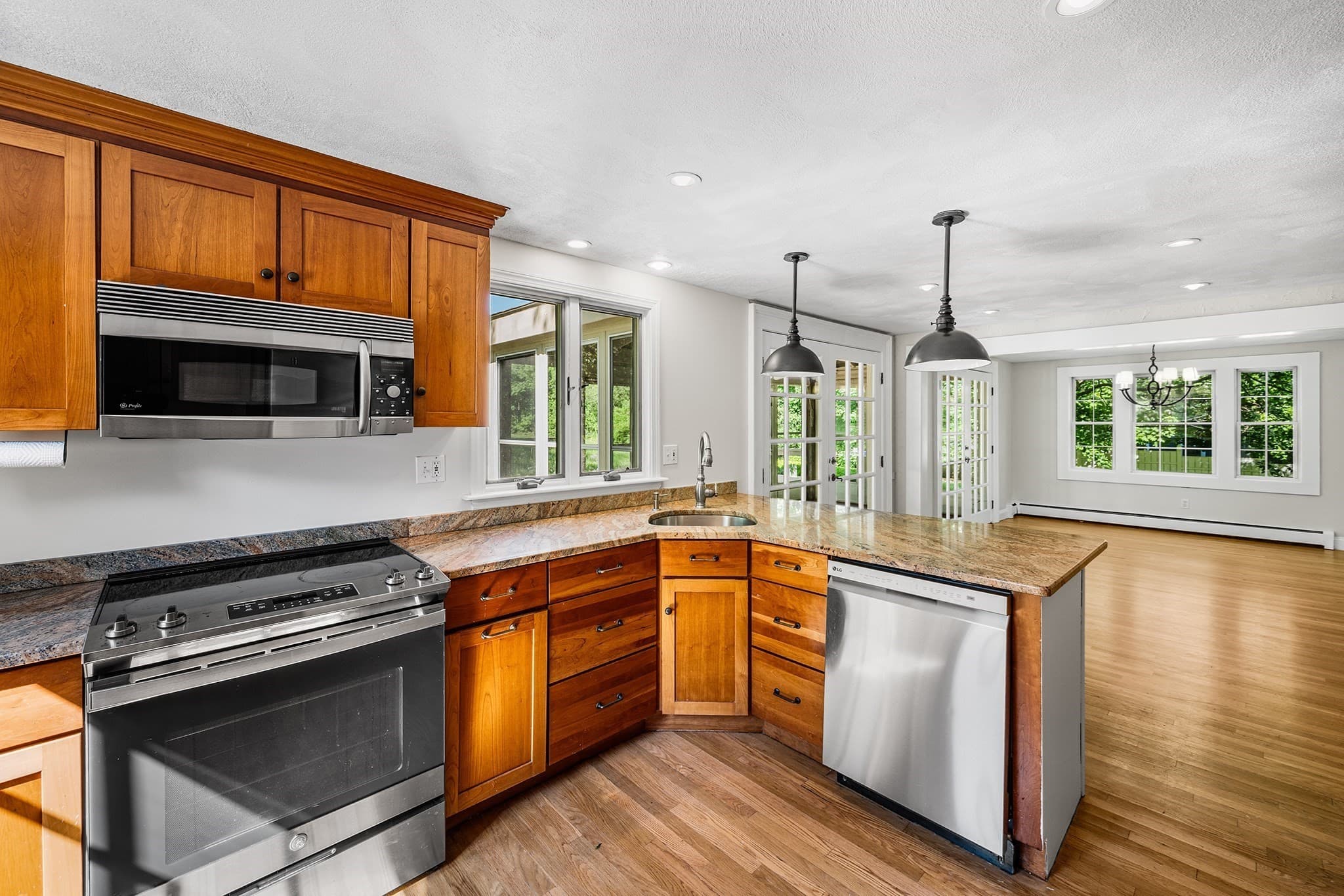 Single Family Residence at 153 High St, Topsfield MA 01983, Topsfield, photo 4 of 36