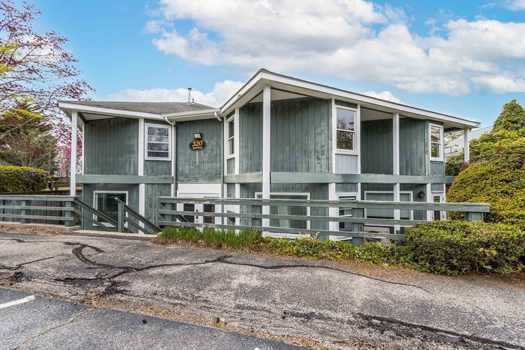 320 Gifford Street # 5, Falmouth MA 02540