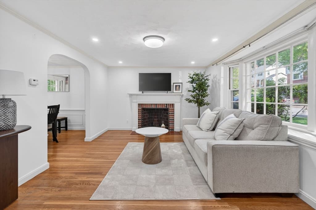 Single Family Residence at 64 Redlands Rd, Boston MA 02132, Boston, photo 2 of 34