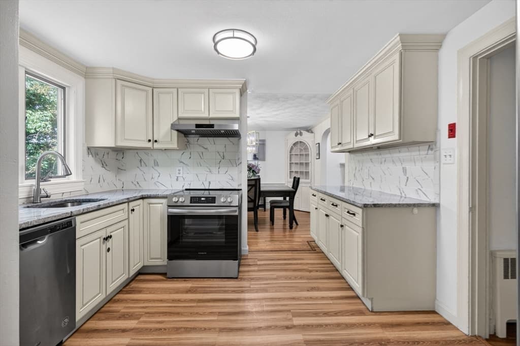 Single Family Residence at 64 Redlands Rd, Boston MA 02132, Boston, photo 10 of 34