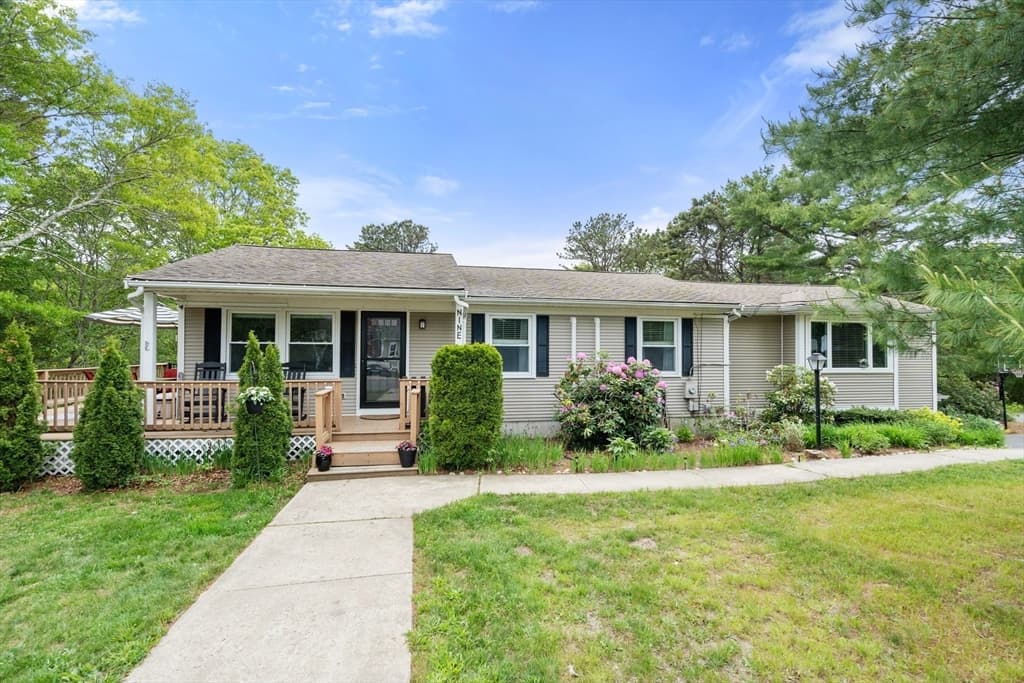 9 Debbies Ln, Barnstable MA 02648 photo 2