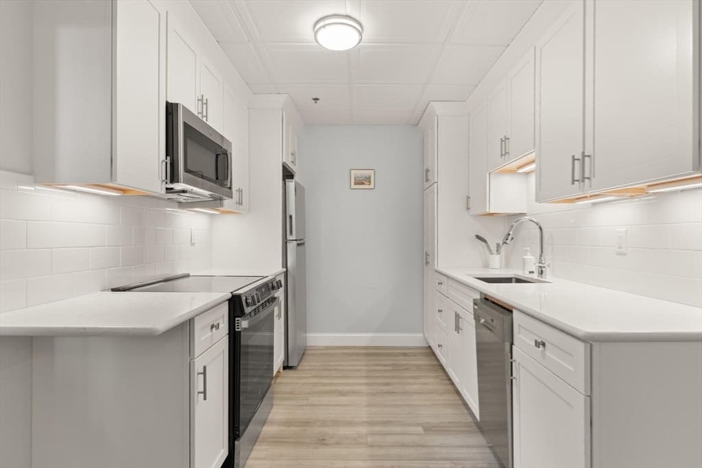 Condominium at 131 Park Drive # G3, Boston MA 02215, photo 9 of 14