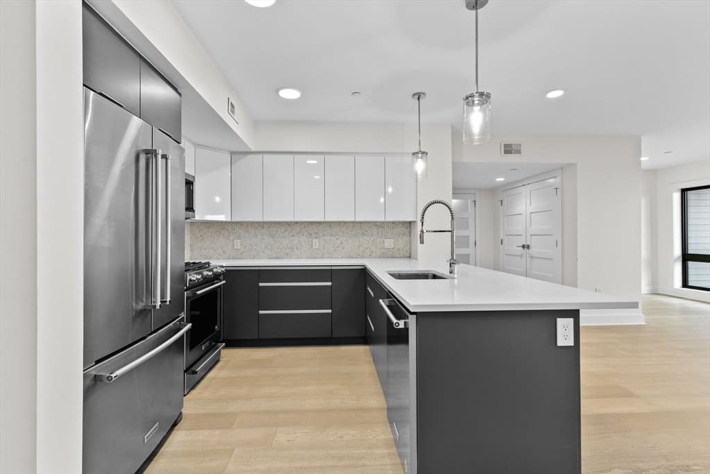 Condominium at 85 Willow Ct # 302, Boston MA 02125, Boston, photo 5 of 31