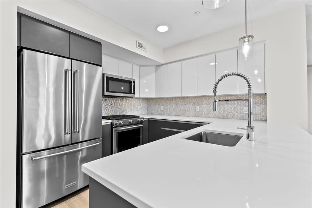 Condominium at 85 Willow Ct # 302, Boston MA 02125, Boston, photo 4 of 31
