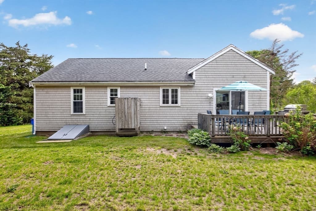 Single Family Residence at 27 Bellavista Dr, Bourne MA 02559, photo 23 of 40