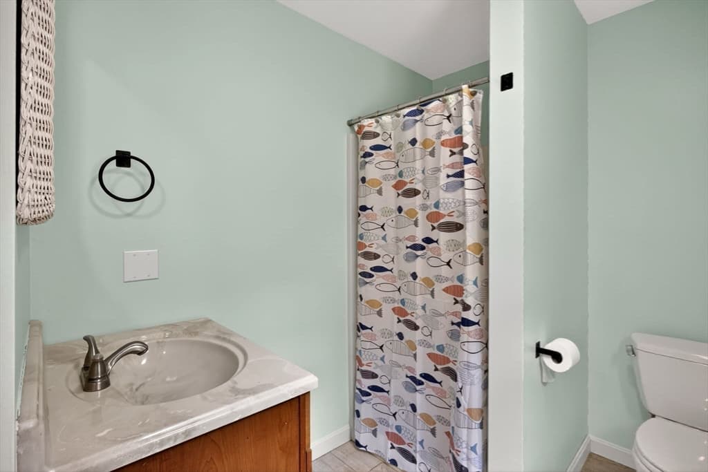 Single Family Residence at 27 Bellavista Dr, Bourne MA 02559, photo 17 of 40