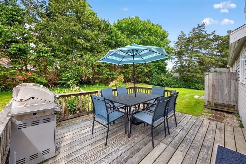 Single Family Residence at 27 Bellavista Dr, Bourne MA 02559, photo 24 of 40