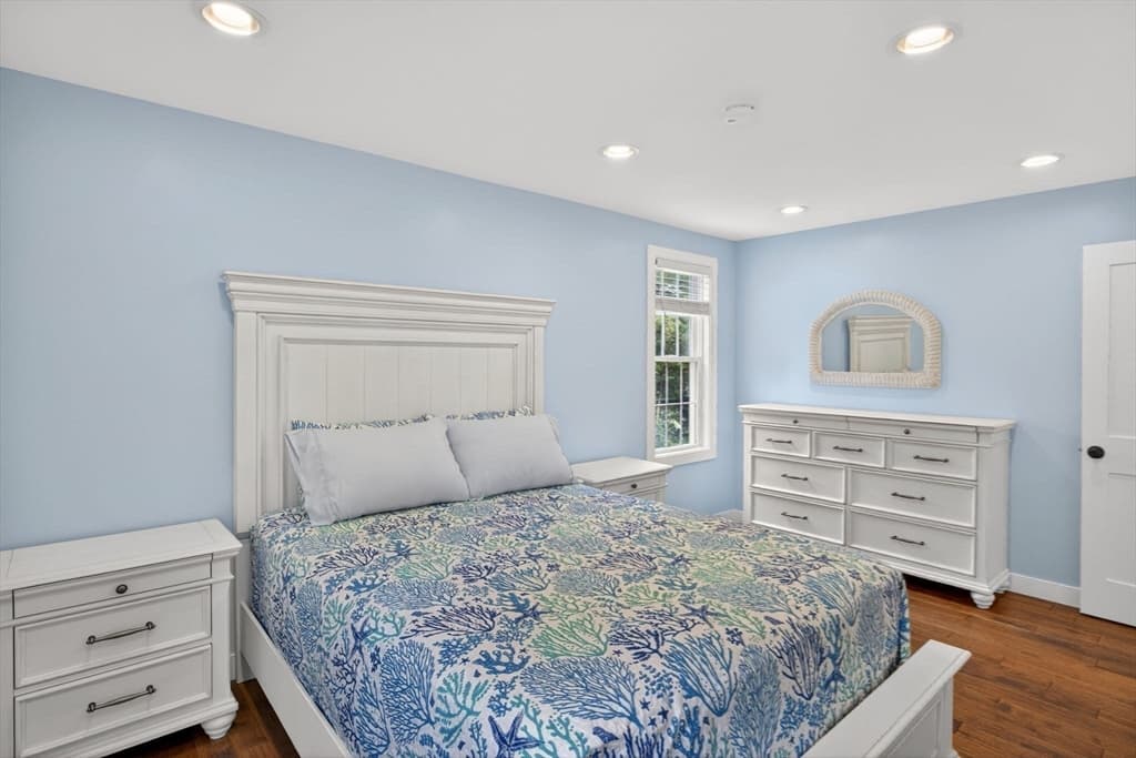 Single Family Residence at 27 Bellavista Dr, Bourne MA 02559, photo 14 of 40