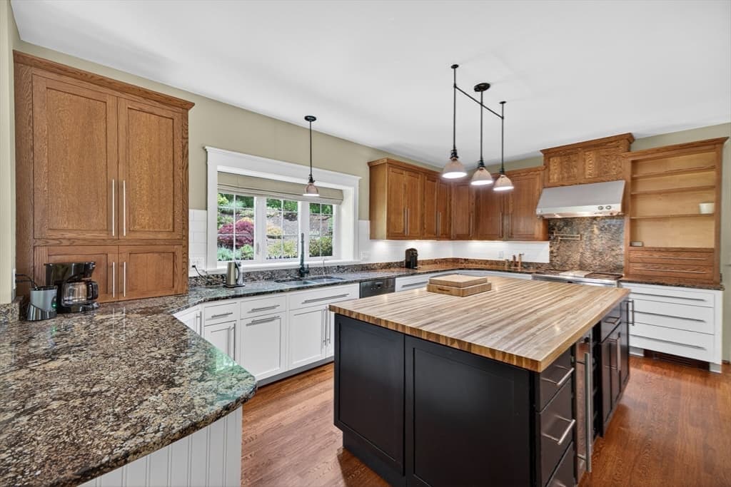 3 Archelaus Hill Rd, West Newbury MA 01985