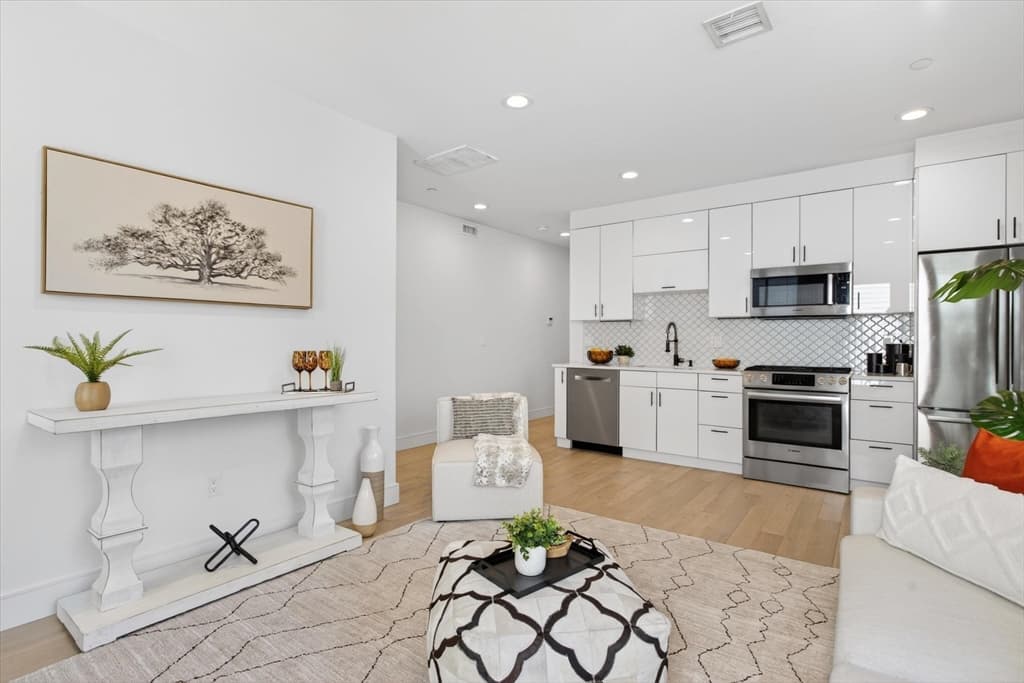 Condominium at 148 W 9th St # 3, Boston MA 02127, photo 2 of 12