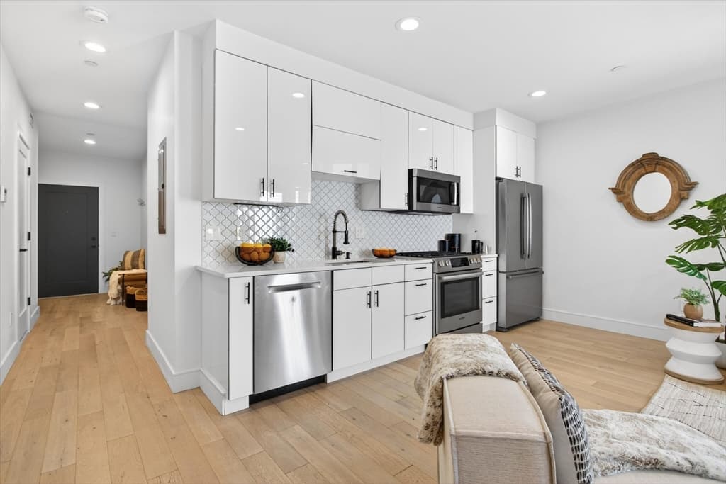 Condominium at 148 W 9th St # 3, Boston MA 02127, photo 3 of 12