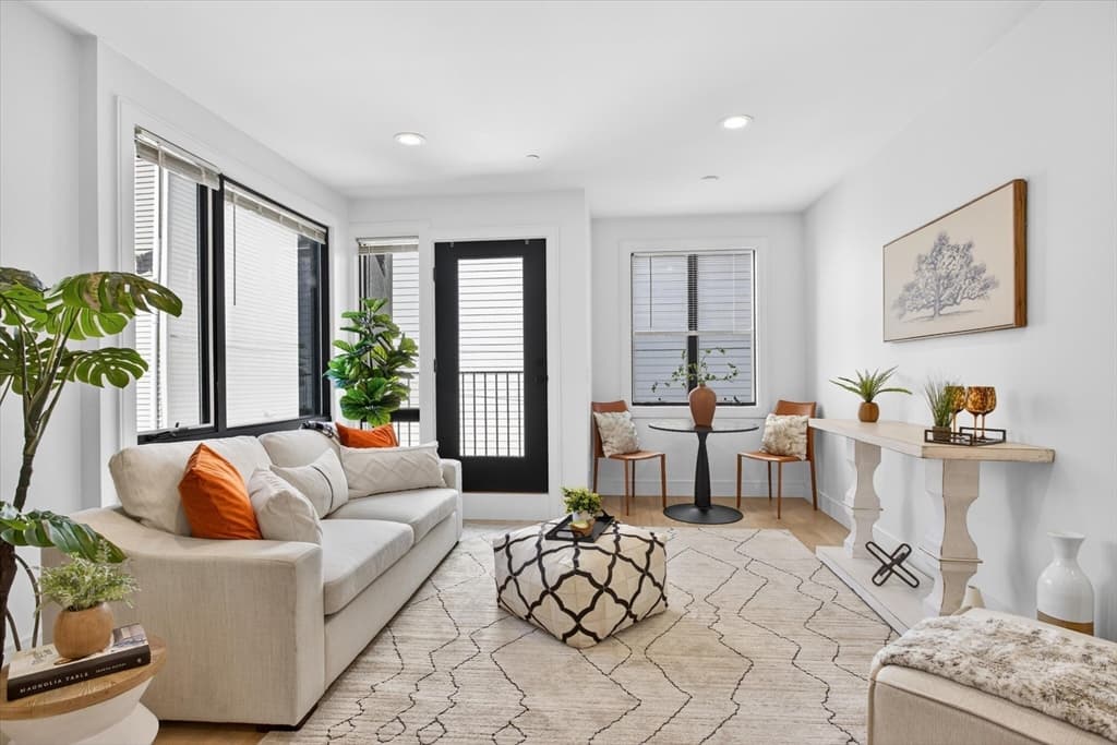 148 W 9th St # 3, Boston MA 02127