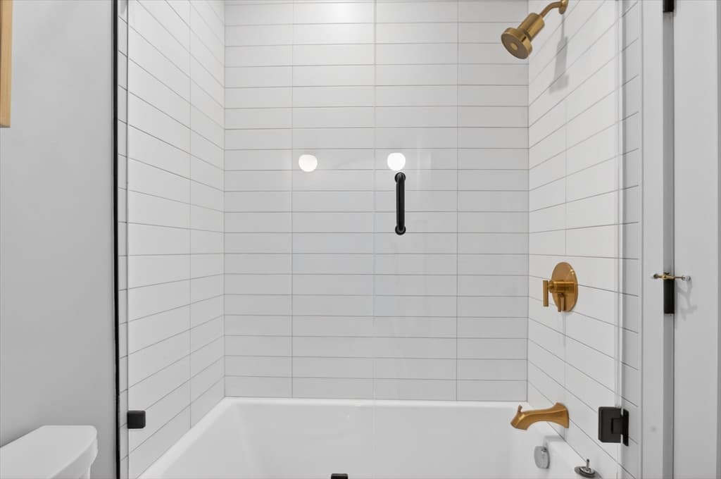 Condominium at 148 W 9th St # 3, Boston MA 02127, photo 9 of 12