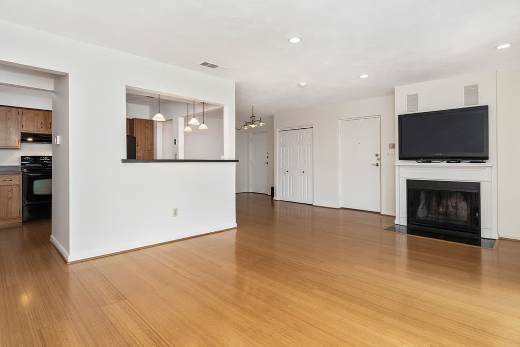 5 April Ln # 31, Lexington MA 02421