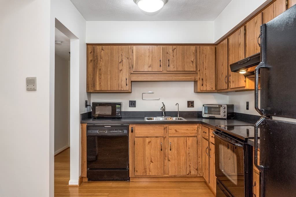 Condominium at 5 April Ln # 31, Lexington MA 02421, Lexington, photo 4 of 11