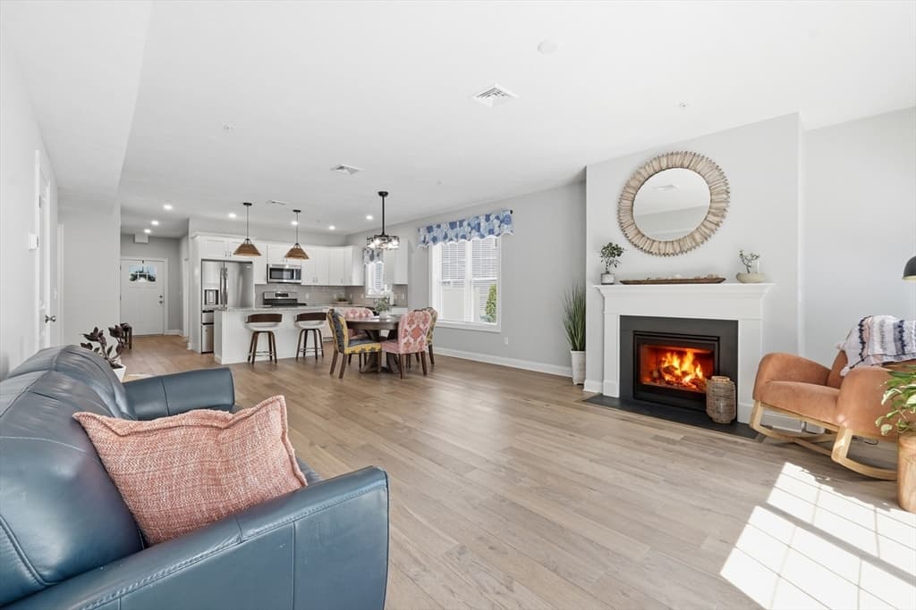Condominium at 705 Southwood Lane # 705, Clinton MA 01510, photo 16 of 34
