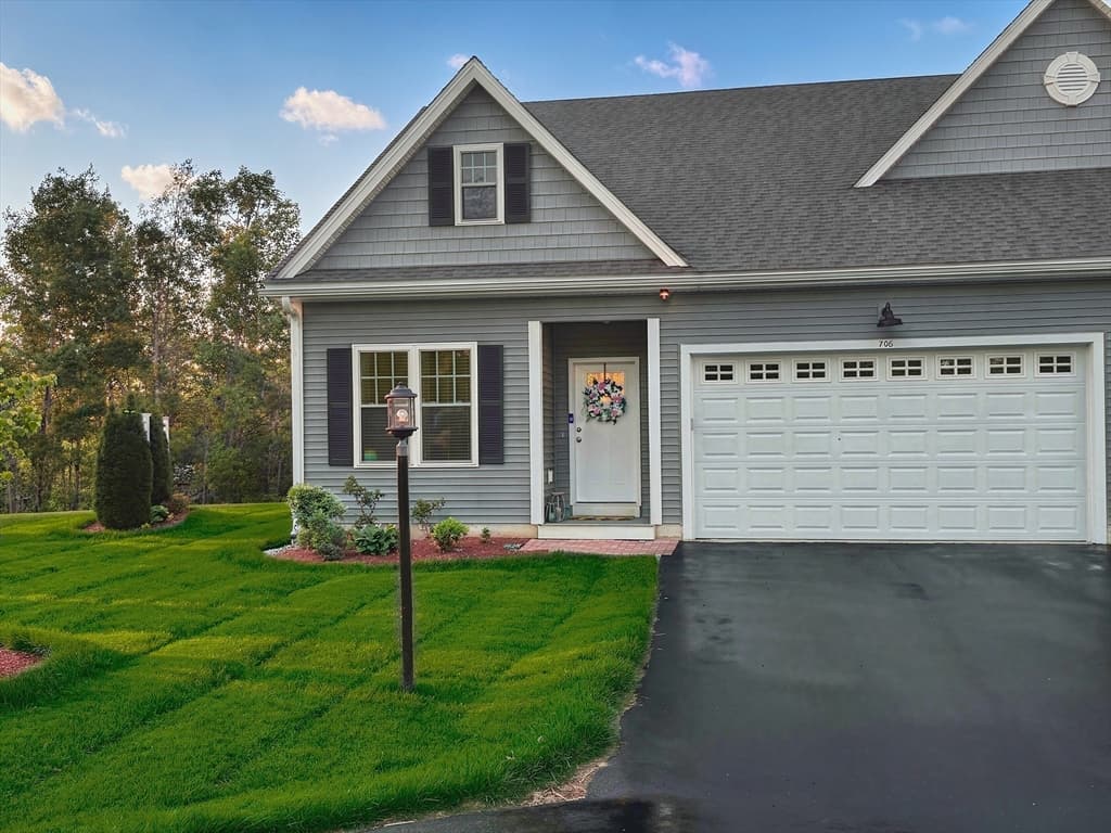 705 Southwood Lane # 705, Clinton MA 01510