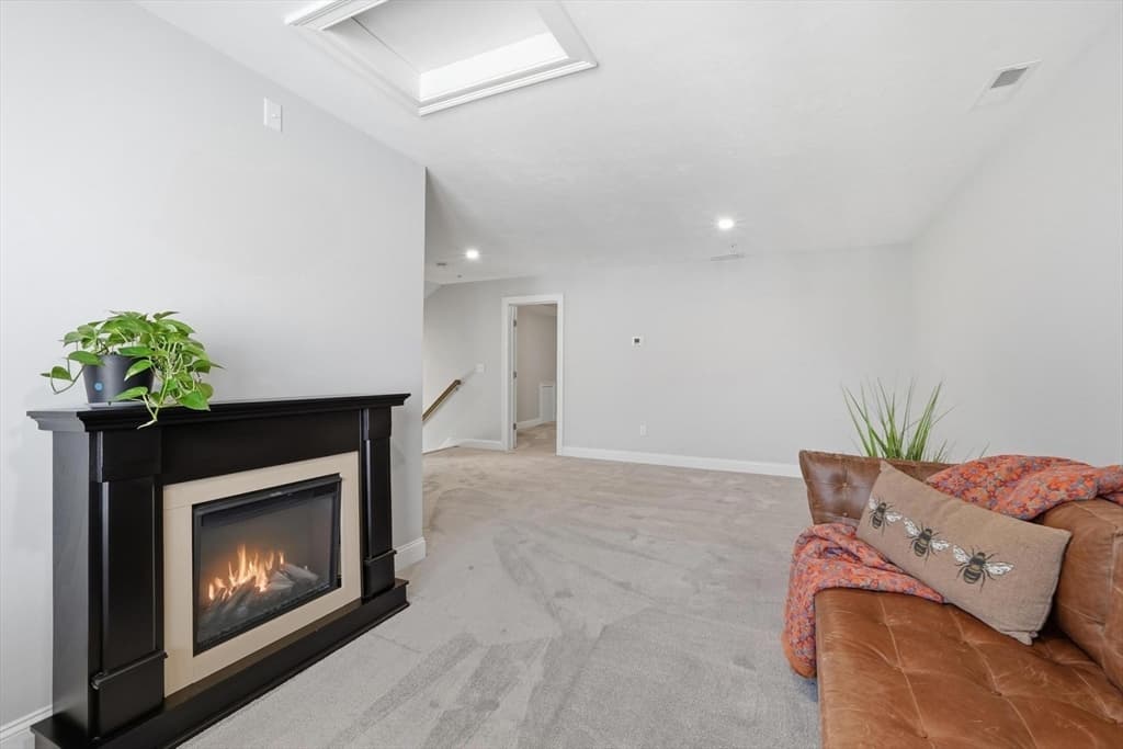 Condominium at 705 Southwood Lane # 705, Clinton MA 01510, photo 28 of 34