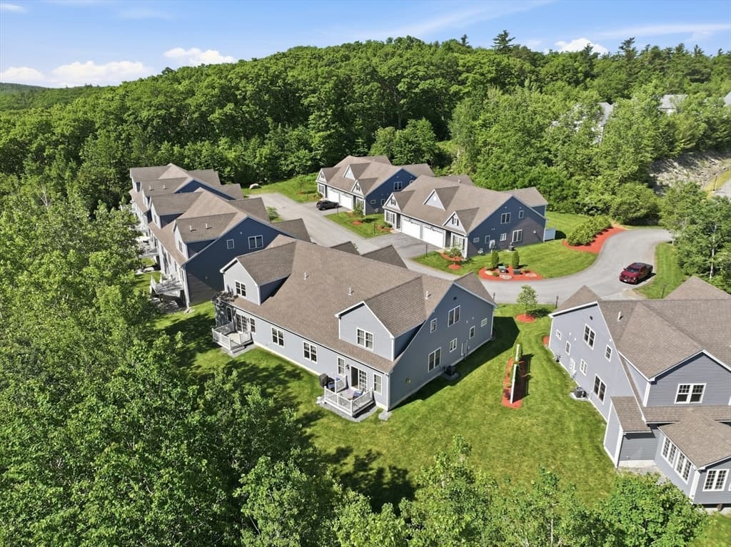 Condominium at 705 Southwood Lane # 705, Clinton MA 01510, photo 33 of 34