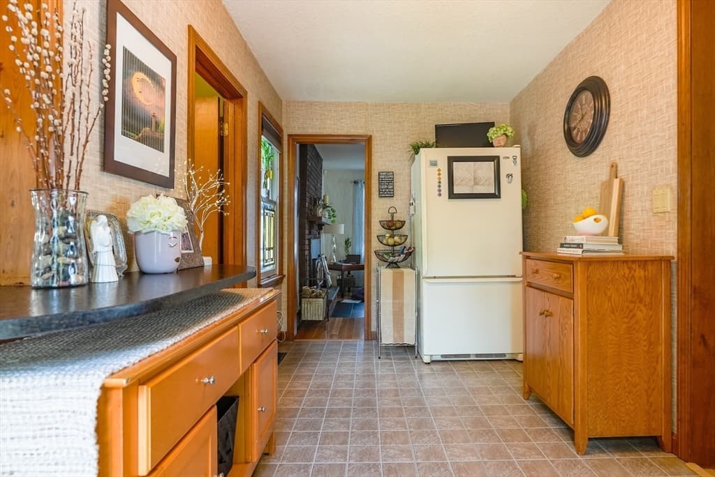 Single Family Residence at 217 Brayton Ave, Fall River MA 02721, photo 11 of 30