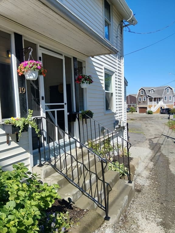 Single Family Residence at 19 Brinsley St, Quincy MA 02169, Quincy, photo 3 of 23