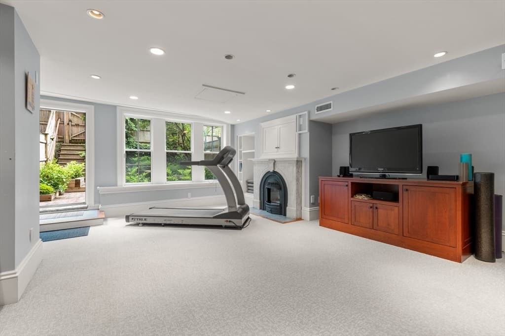 Single Family Residence at 112 Appleton St, Boston MA 02116, photo 32 of 39