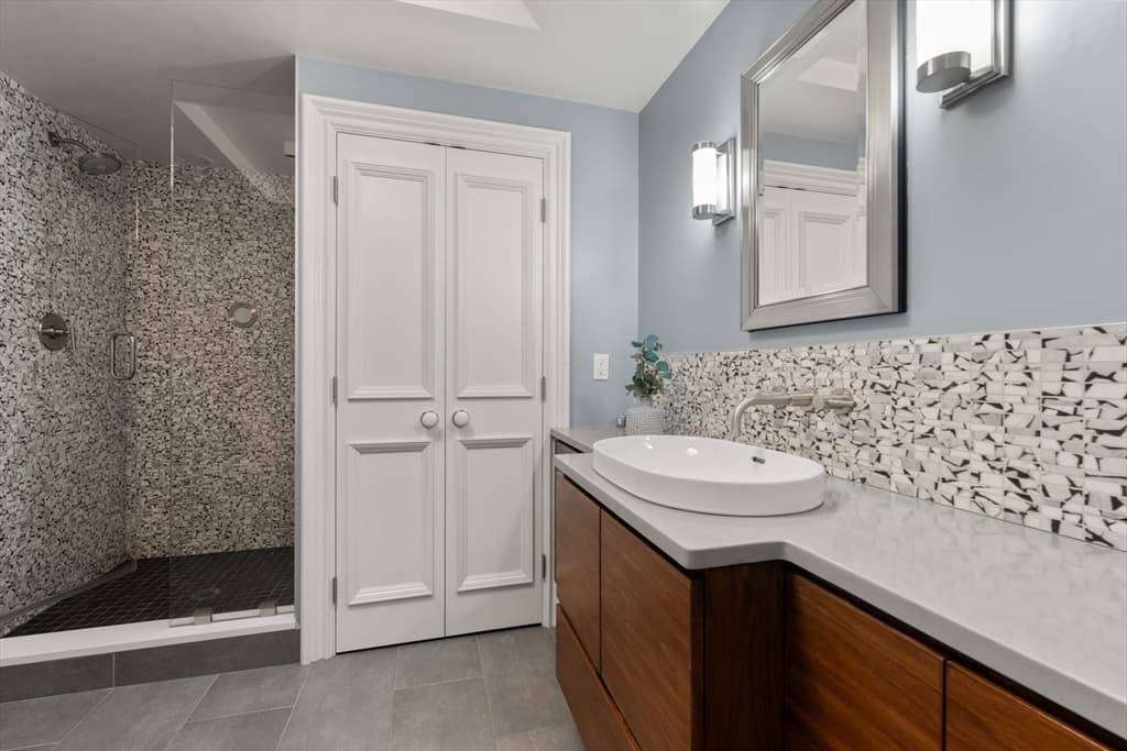 Single Family Residence at 112 Appleton St, Boston MA 02116, photo 30 of 39