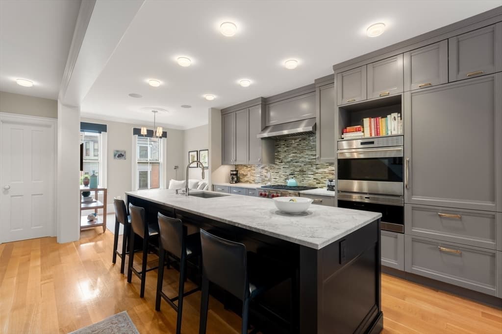 Single Family Residence at 112 Appleton St, Boston MA 02116, photo 10 of 39