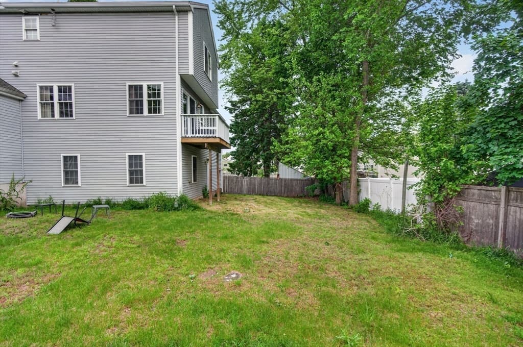 16A Burghardt St, Worcester MA 01604 photo 31
