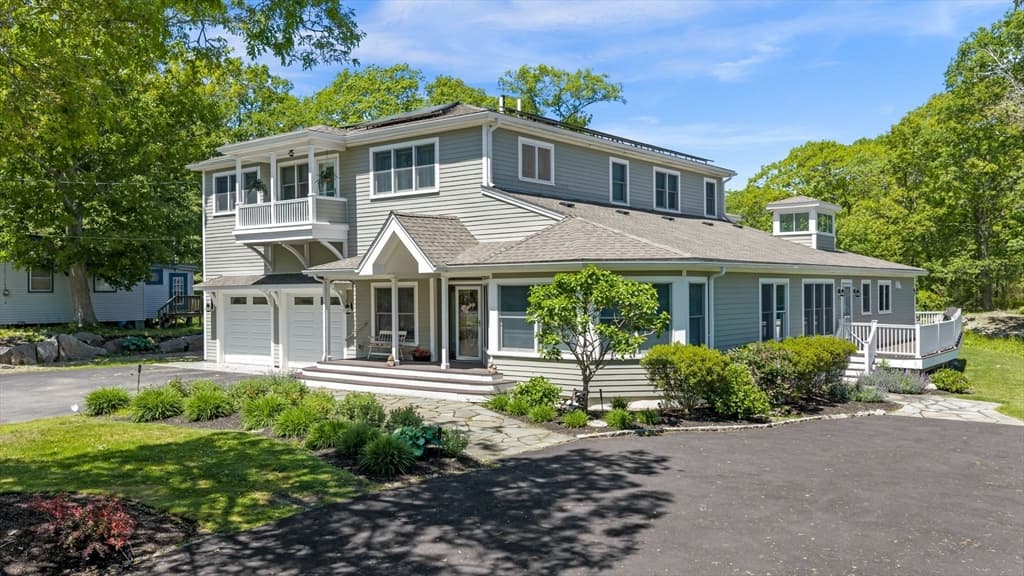 9 Oxford Rd, Gloucester MA 01930