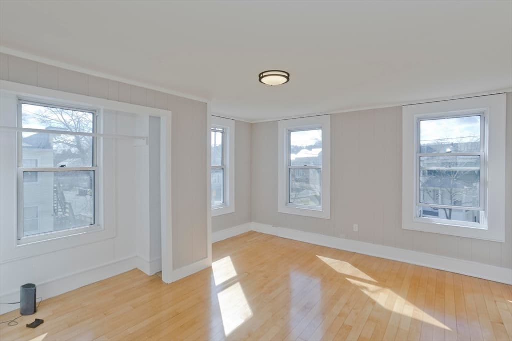 13 Hampden St, Westfield MA 01085 photo 6