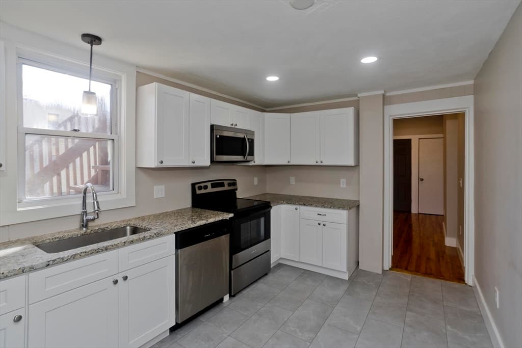 13 Hampden St, Westfield MA 01085 photo 20