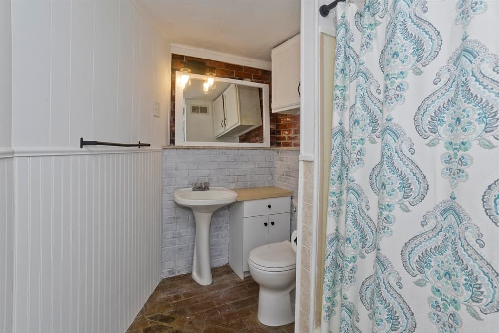 13 Hampden St, Westfield MA 01085 photo 14