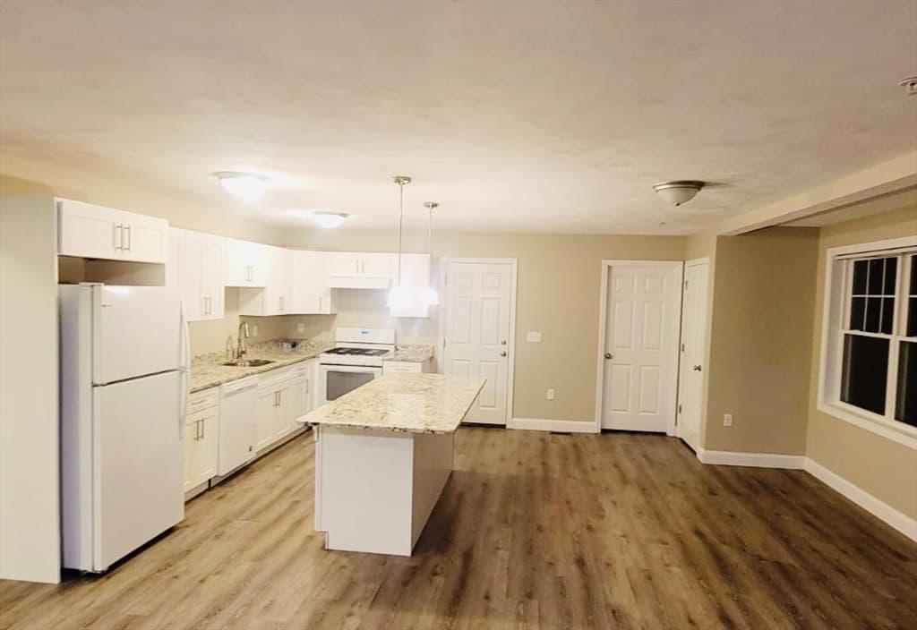5-9 Family at 18-22 Burgess St, Lowell MA 01851, Lowell, photo 16 of 16