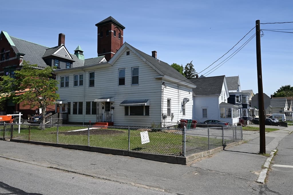 89 Mammoth Rd, Lowell MA 01854 photo 6