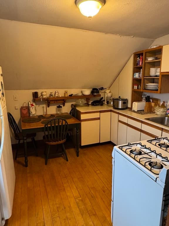 89 Mammoth Rd, Lowell MA 01854 photo 17