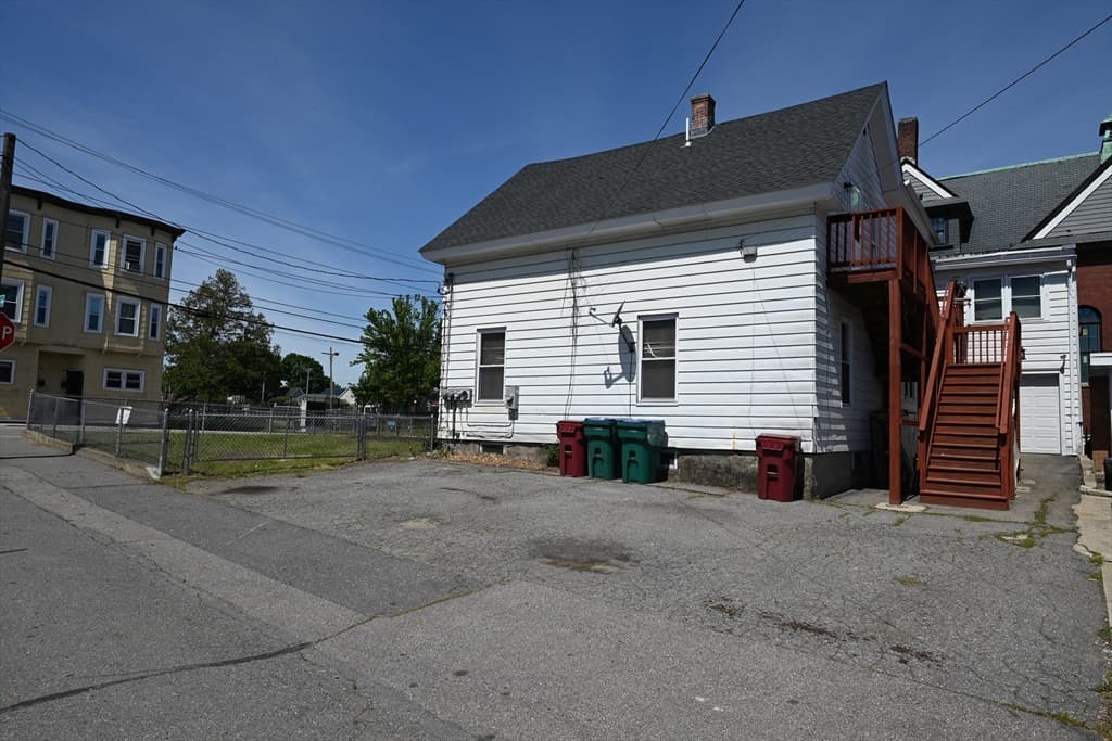 89 Mammoth Rd, Lowell MA 01854 photo 8