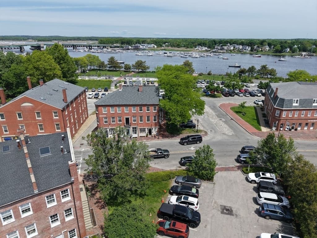 Condominium at 2 Elbow Ln # A, Newburyport MA 01950, Newburyport, photo 26 of 32