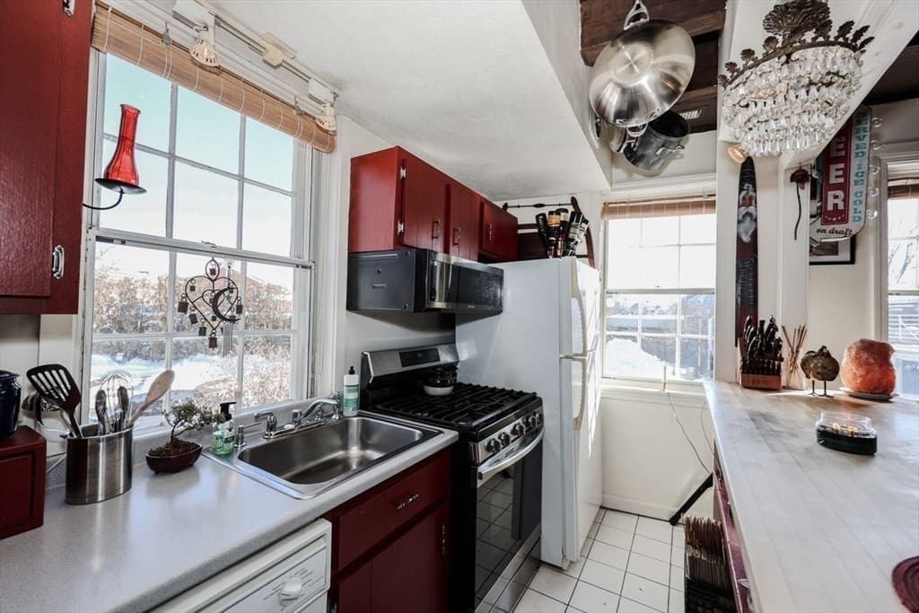 Condominium at 2 Elbow Ln # A, Newburyport MA 01950, Newburyport, photo 8 of 32