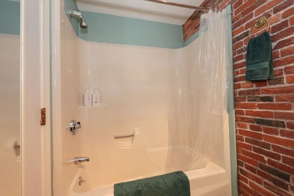 Condominium at 2 Elbow Ln # A, Newburyport MA 01950, Newburyport, photo 21 of 32