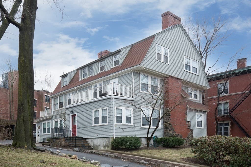Condominium at 15 Braemore Rd # 5, Boston MA 02135, photo 5 of 6
