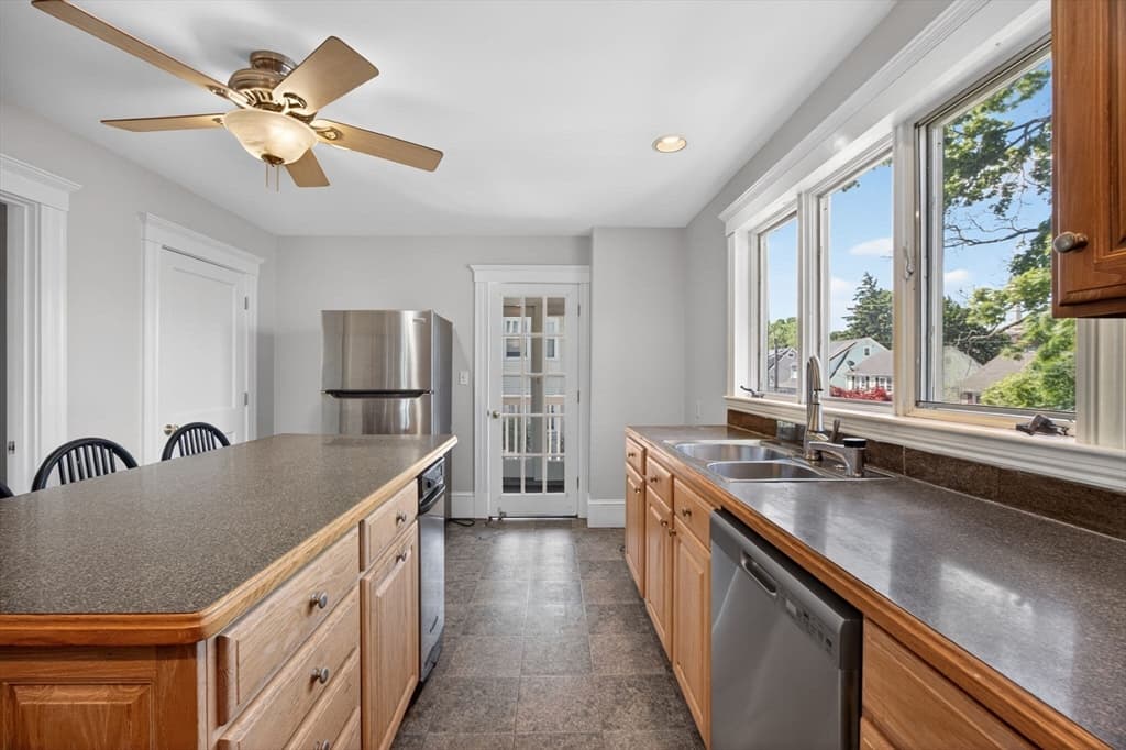 190-192 Kendrick Ave, Quincy MA 02169 photo 8