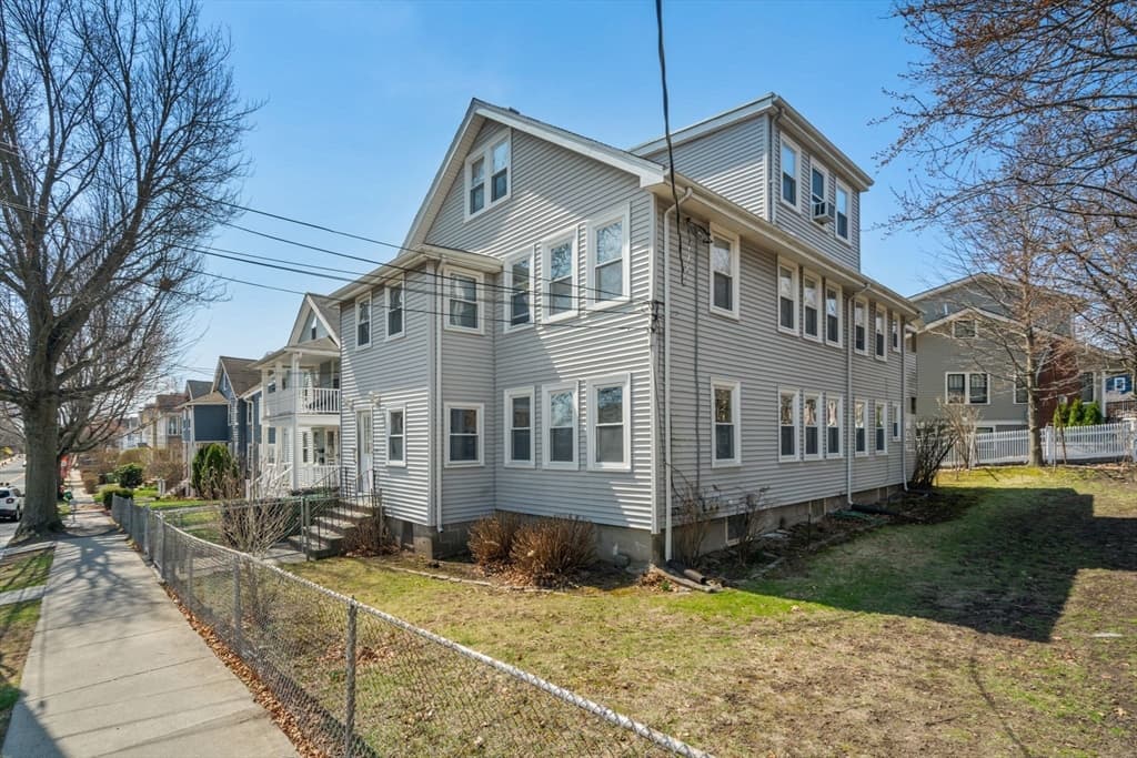 204-206 School St, Watertown MA 02472