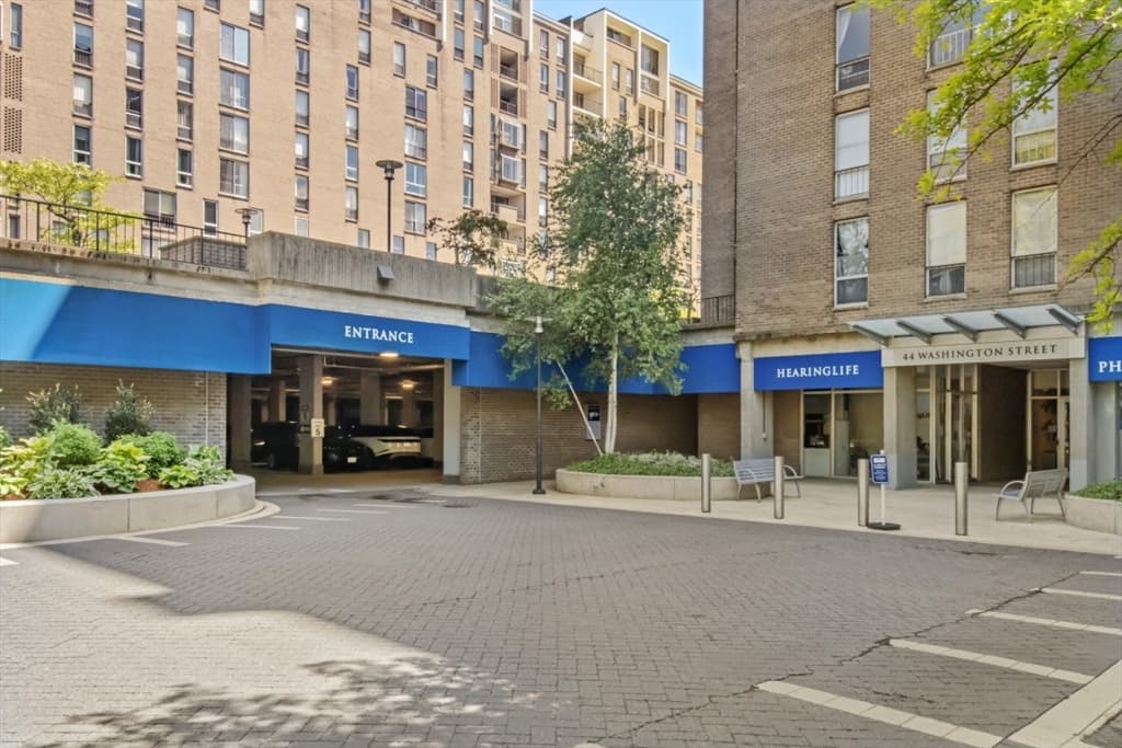 44 Washington St # 1113, Brookline MA 02446