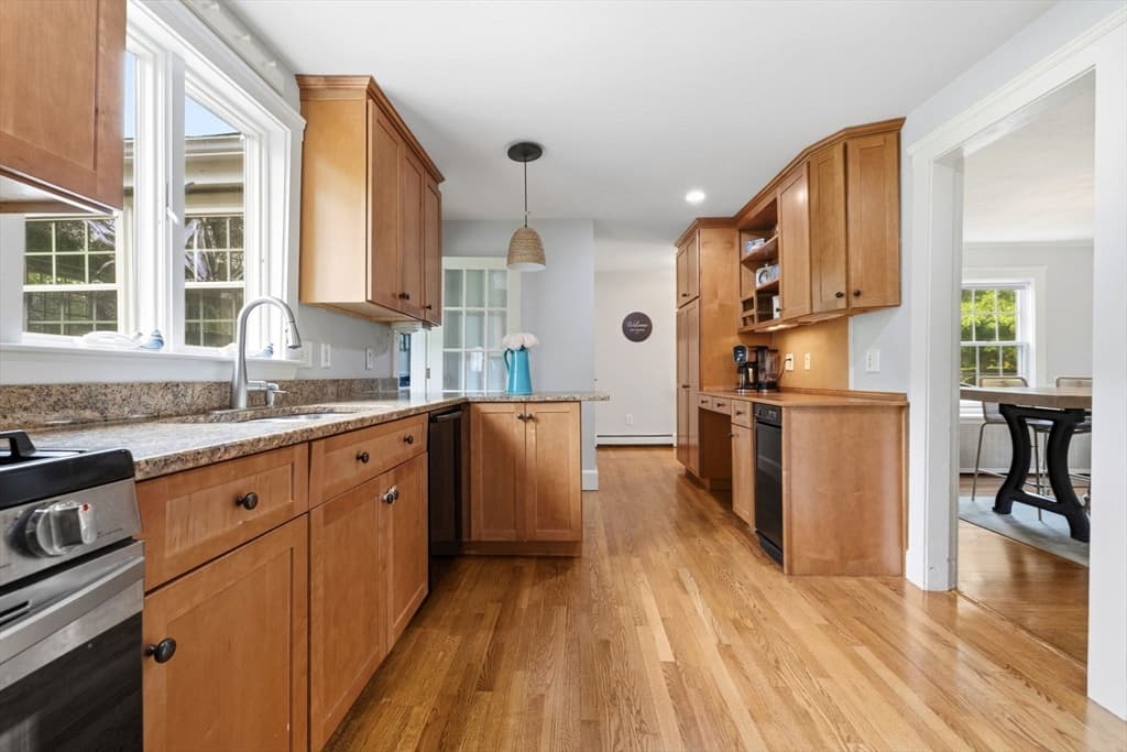 221 Central St, Hingham MA 02043 photo 6
